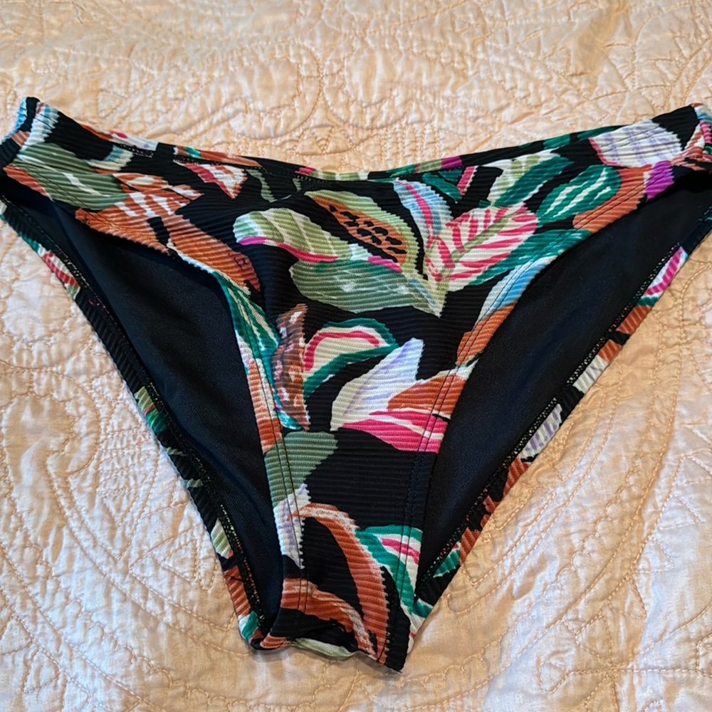 Size L ( 12–14) bikini bottom